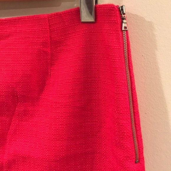 TAHARI Boucle Mini Textured Side Zip Pencil Skirt - Picture 4 of 8